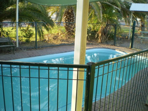 Banjos Overnight And Holiday Units - Accommodation Adelaide 2