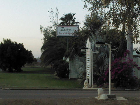 Banjos Overnight And Holiday Units - Accommodation Adelaide 1