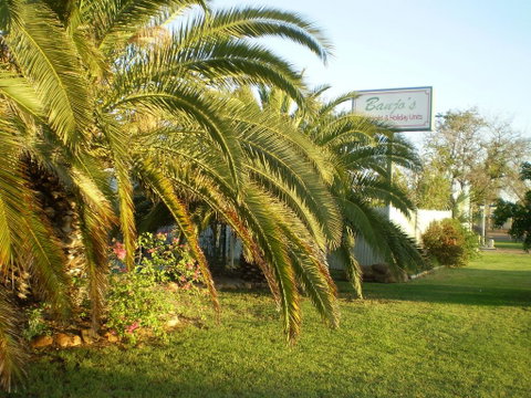 Banjos Overnight And Holiday Units - Accommodation Adelaide 0