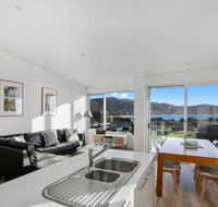 BAY VUE - top floor apartment amazing views - Accommodation Adelaide