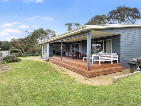 Beach Fun - 11 Broadbeach Drive - Accommodation Adelaide 0