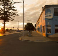 Beach Hotel - Accommodation Adelaide