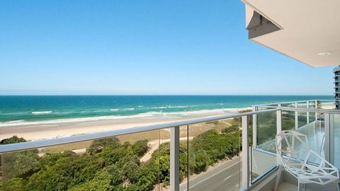 Beachfront Apt Main Beach - Accommodation Adelaide 0
