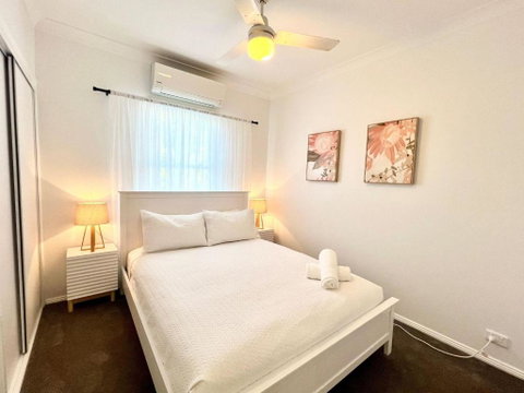 Renovated Queenslander - Upstairs 2km To Stadium - Accommodation Adelaide 3