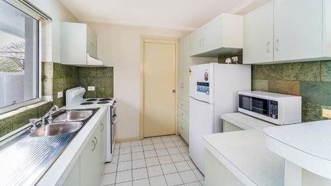 RED Rock - Townhouse In Town - Accommodation Adelaide 2