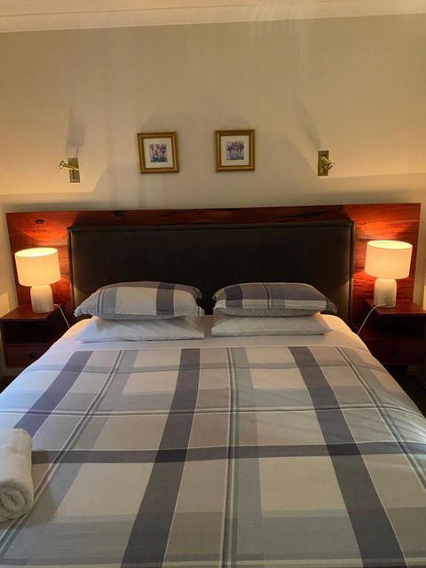 REDGUM RETREAT BRIGHT - Luxury Spa Villa - Accommodation Adelaide 1