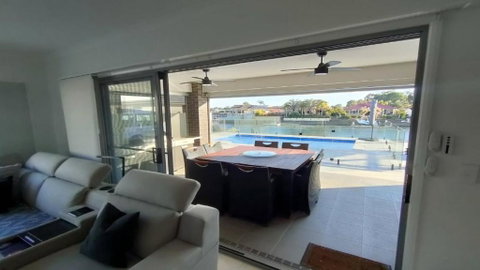 Relax Poolside By The Canal - Accommodation Adelaide 0