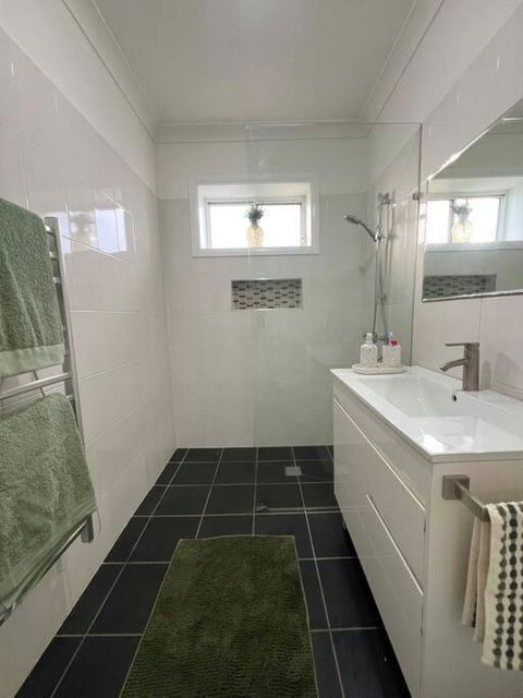 Renovated 3 Bedroom House - Accommodation Adelaide 2