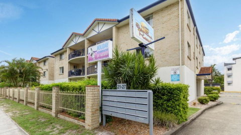 Resort Style Unit Across From The Water - Accommodation Adelaide 1