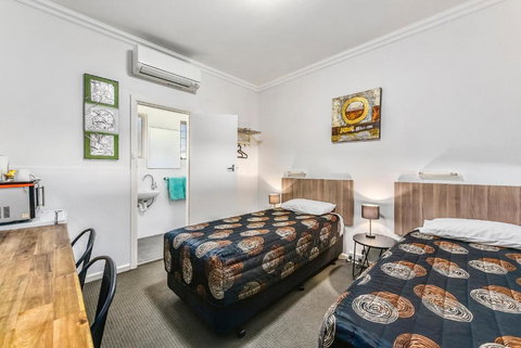 Rest Motels - Accommodation Adelaide 3