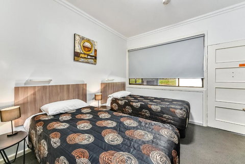 Rest Motels - Accommodation Adelaide 0