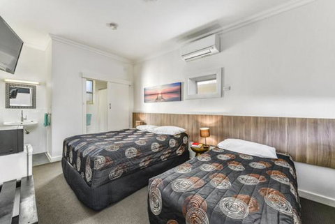 Rest Motels - Accommodation Adelaide 2