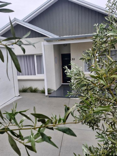 Retreat - Accommodation Adelaide 0