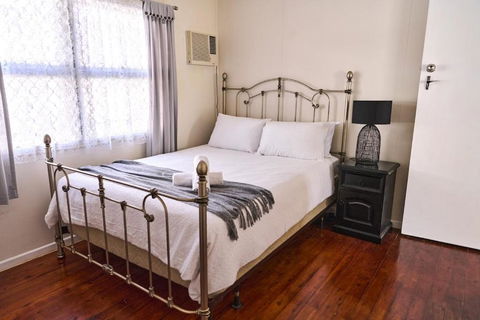 RetroRhapsody - Accommodation Adelaide 2