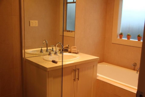River Rock Cottage Centrally Located And Dog Friendly - Accommodation Adelaide 3