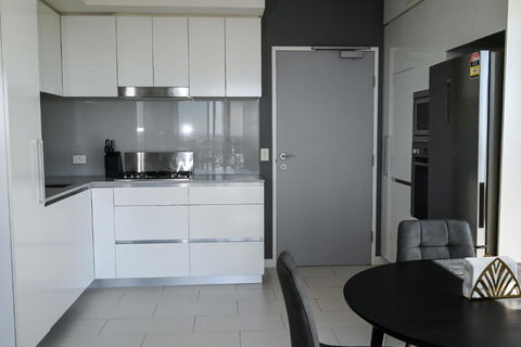 River View Apartment In Brisbane With Parking - Accommodation Adelaide 3