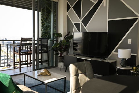 River View Apartment In Brisbane With Parking - Accommodation Adelaide 2
