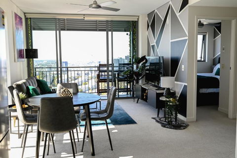 River View Apartment In Brisbane With Parking - Accommodation Adelaide 1