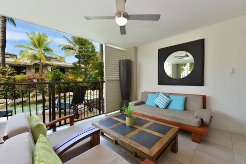 Resort-style Swim Out - A True Tropical Oasis - Accommodation Adelaide 1