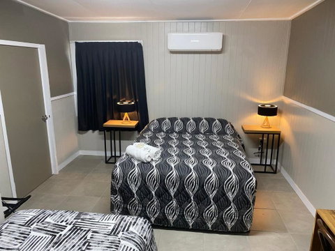 Rix Hotel Motel - Accommodation Adelaide 1