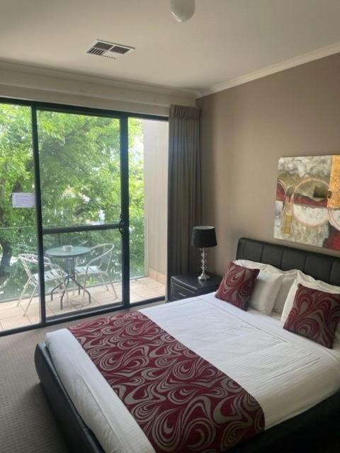 RNR Sturt Holiday Home - Accommodation Adelaide 0
