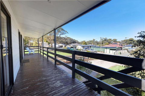 Robin Wood - Accommodation Adelaide 1