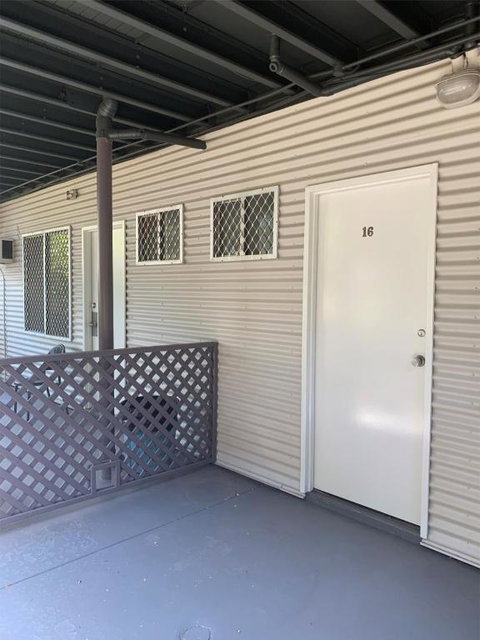 Roey Backpackers And Party Bar - Accommodation Adelaide 2