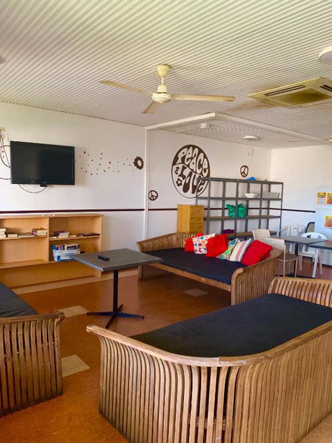 Roey Backpackers And Party Bar - Accommodation Adelaide 3