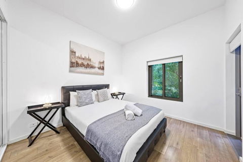 Rooftop 2 Bed Apt With Terrace At Newtown MHS - Accommodation Adelaide 1