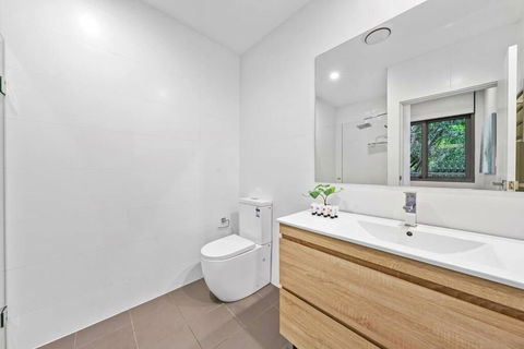 Rooftop 2 Bed Apt With Terrace At Newtown MHS - Accommodation Adelaide 2