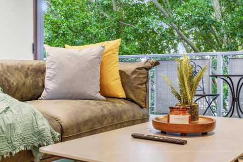 Rooftop 2 Bed Apt With Terrace At Newtown - Accommodation Adelaide 2