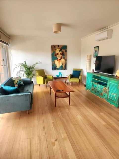 Rosebud Retro Retreat - Accommodation Adelaide 0
