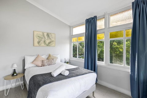 Rustic Grand Double Room - Centrally Located - Accommodation Adelaide 1