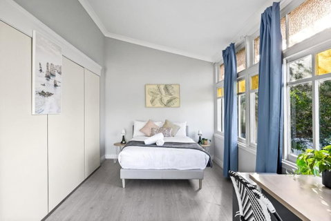 Rustic Grand Double Room - Centrally Located - Accommodation Adelaide 3