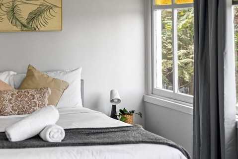 Rustic Grand Double Room - Centrally Located - Accommodation Adelaide 2