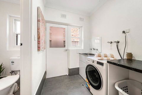 Sage By The Sea - WiFi, BBQ, Beach, Art - Accommodation Adelaide 1