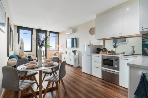 Sails By The Bay - Ocean Views - Wi-Fi - Netflix - Accommodation Adelaide 1