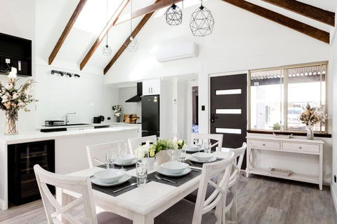 Salt & Pepper; Beautiful Town House In Margs! - Accommodation Adelaide 0