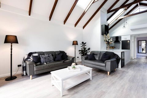 Salt & Pepper; Beautiful Town House In Margs! - Accommodation Adelaide 1