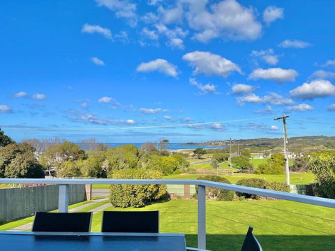 Saltwater Haven - Pets Welcome. Wifi. Amazing View - Accommodation Adelaide 0
