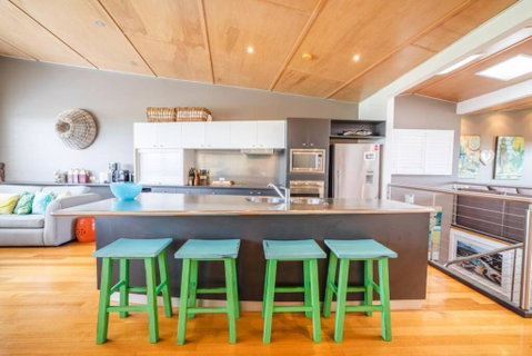 Saltwater 5 - Sleeps 8 - Close To Main Beach - Accommodation Adelaide 1