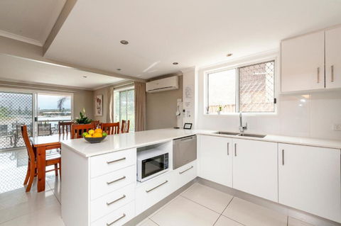 Saltwater Villas - Pet Friendly Accommodation - Accommodation Adelaide 3
