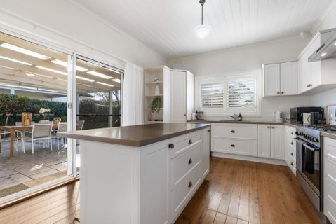 Sampson Cottage - Historic Charm - Accommodation Adelaide 2