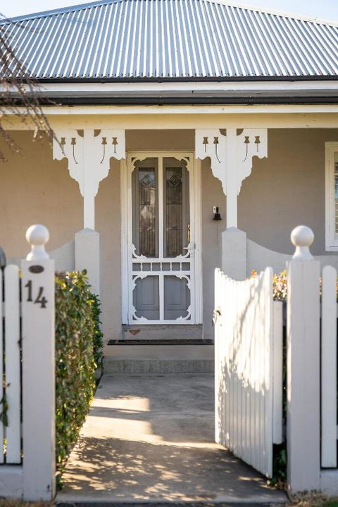 Sampson Cottage - Historic Charm - Accommodation Adelaide 0