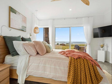 Sanctuary On Point - Accommodation Adelaide 1