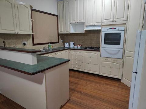 S&S Guest House - Accommodation Adelaide 3