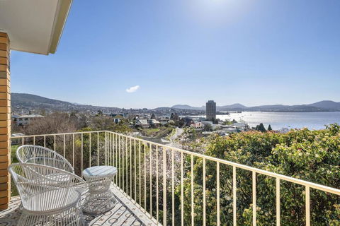 Sandcastle At Sandy Bay Perfect Location Views - Accommodation Adelaide 3