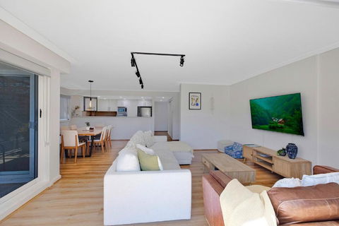 Sandy Cove Apartment The Entrance 8 - Accommodation Adelaide 2