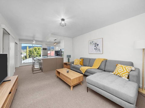 Sandy Bay Apartment With Hobart River View, Near UTAS - Stroll To Cafes And Shops - Accommodation Adelaide 0