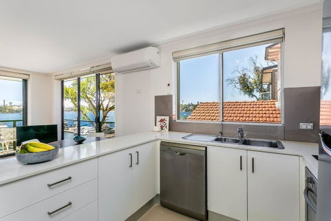 STG38 - Stunning Waterfront Apartment - Drummoyne - Accommodation Adelaide 2